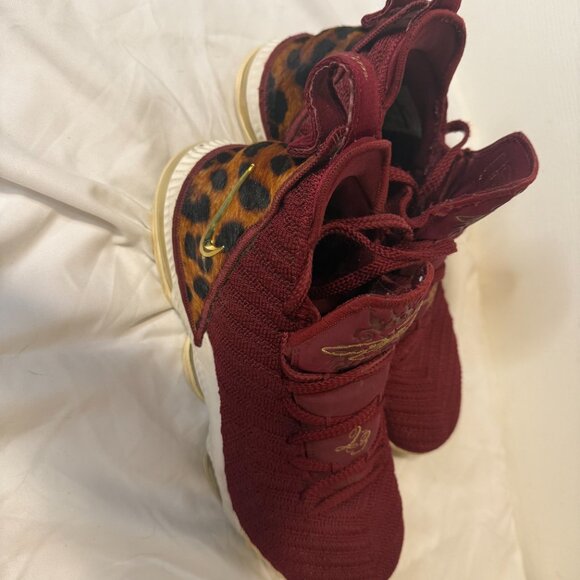Nike Lebron James XVI 16 King Maroon Sneakers Mens 6.5 - Picture 4 of 7